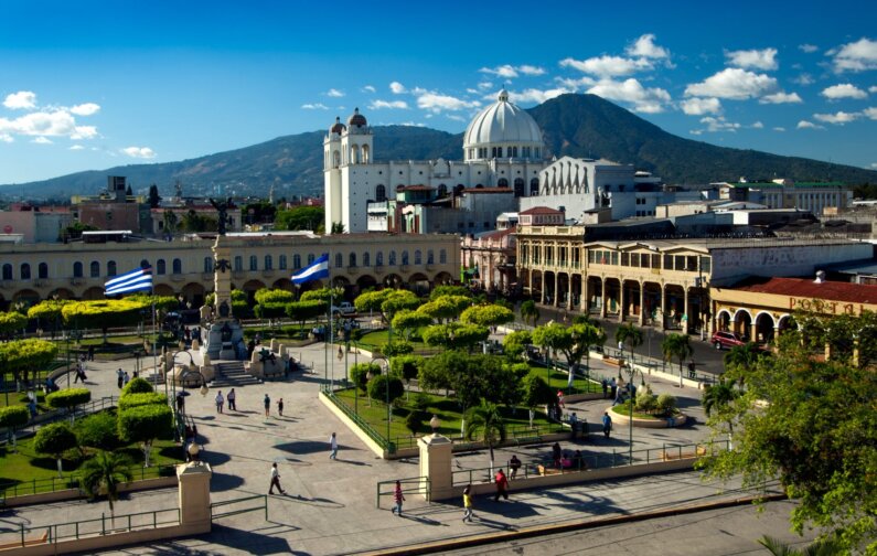 Биткоин-визу в Сальвадоре рассчитывают распродать до конца года