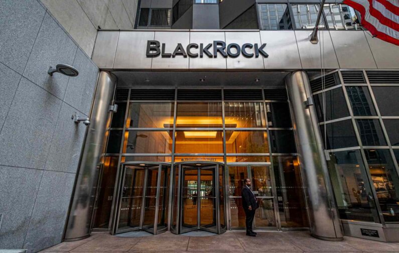 BlackRock нацелена на рекламу биткоин-ETF для «богатых бумеров»